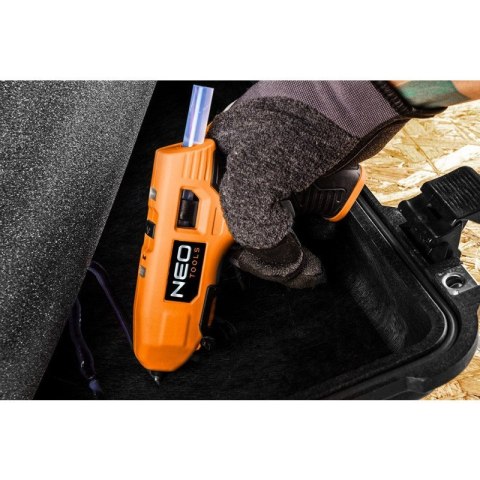 AKUMULATOROWY PISTOLET DO KLEJU SZTYFTY 11mm 2200 mAh USB 17-083 NEO TOOLS