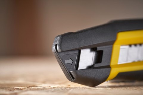 NOŻYK NÓŻ 18mm Z SYSTEMEM ODŁAMYWANIA KÓŁKO BLOKUJĄCE STANLEY STHT10500-0