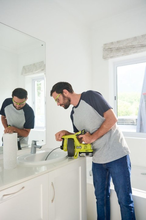 PRZEPYCHACZ DO RUR AKUMULATOROWY SPIRALA KANALIZACYJNA R18DA-0 RYOBI