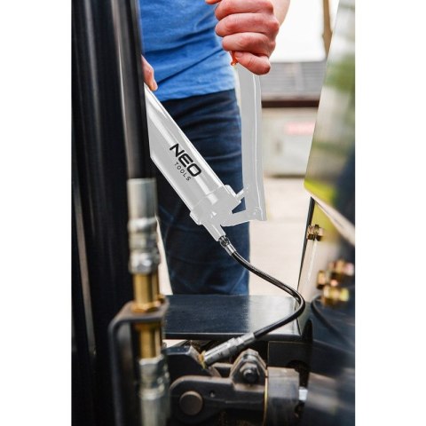 SMAROWNICA DŹWIGNIOWA RĘCZNA DO PALIWA OLEJU 18L/min DO BECZKI 500cm3 NEO TOOLS