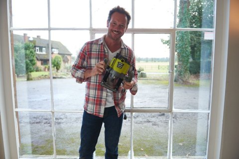 FREZARKA GÓRNOWRZECIONOWA RRT1600-K 1600W RYOBI FREZARKA GÓRNOWRZECIONOWA RRT1600-K 1600W RYOBI