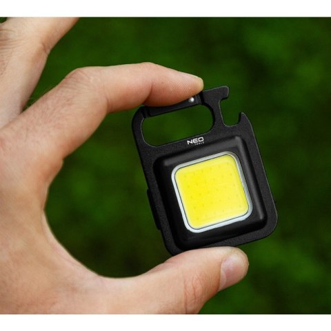 Lampka do kluczy z otwieraczem butelek, magnes, akumulator USB-C brelok NEO Lampka do kluczy z otwieraczem butelek, magnes, akumulator USB-C brelok NEO