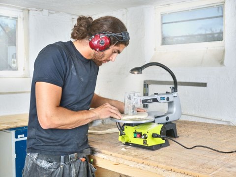 PILARKA DO CIĘCI WYRZYNARKA PIŁA WŁOSOWA RYOBI STOŁOWA REGULACJA 125W RSW1240G