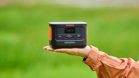 Stacja zasilania PowerBank Jackery Explorer 100 Plus Stacja zasilania PowerBank Jackery Explorer 100 Plus