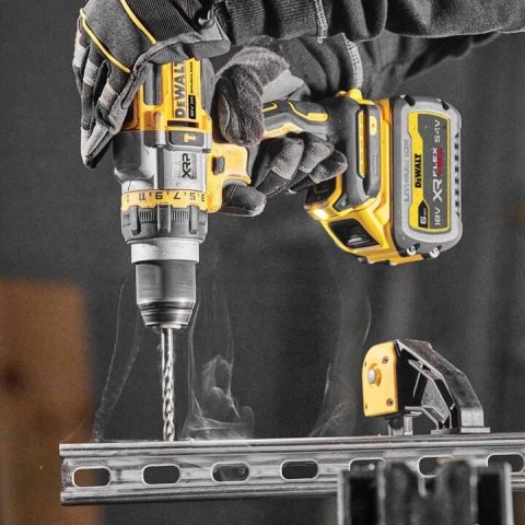 Zestaw elektronarzędzi w Skrzynce Szlifierka Wkrętarka Dewalt DCK2016T2T Zestaw elektronarzędzi w Skrzynce Szlifierka Wkrętarka Dewalt DCK2016T2T