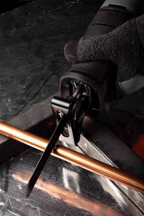 58G961 PILARKA SZABLOWA 710W GRAPHITE 58G961 PILARKA SZABLOWA 710W GRAPHITE