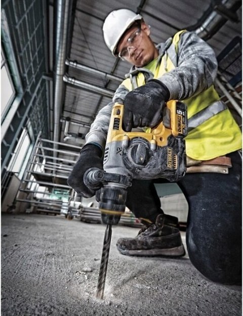 DCK422P3-QW Zestaw narzędzi akumulatorowych DeWalt DCK422P3-QW Zestaw narzędzi akumulatorowych DeWalt