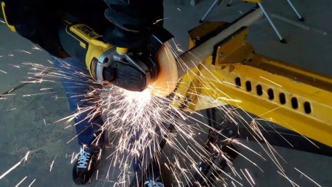 DCK422P3-QW Zestaw narzędzi akumulatorowych DeWalt DCK422P3-QW Zestaw narzędzi akumulatorowych DeWalt