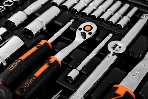 Zestaw 110 sztuk kluczy nasadowych 1/4". 1/2" CRV solidny precyzyjny komplet narzędzi w walizce NEO TOOLS 10-066