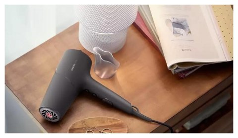 BHD504/00 Seria 5000 Suszarka do włosów z technologią ThermoShield Philips BHD504/00 Seria 5000 Suszarka do włosów z technologią ThermoShield Philips