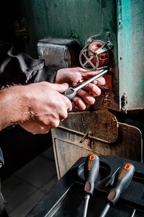 04-209 ZESTAW WKRĘTAKÓW I KOŃCÓWEK WKRĘTAKOWYCH, 30 SZT. NEO TOOLS