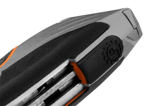 63-700 NÓŻ Z OSTRZEM TRAPEZOWYM I HAKOWYM, METALOWY KORPUS 6 OSTRZY NEO TOOLS