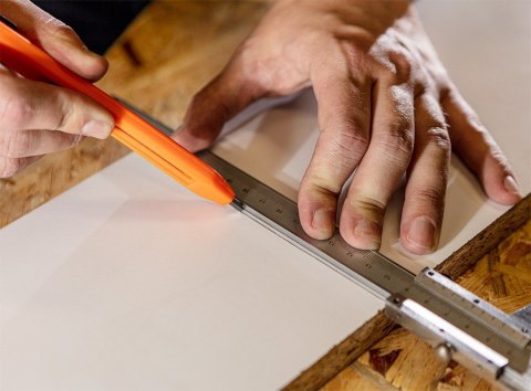 13-815 OŁÓWEK STOLARSKI / MURARSKI AUTOMATYCZNY PLUS 6 GRAFITOWYCH WKŁADÓW NEO TOOLS