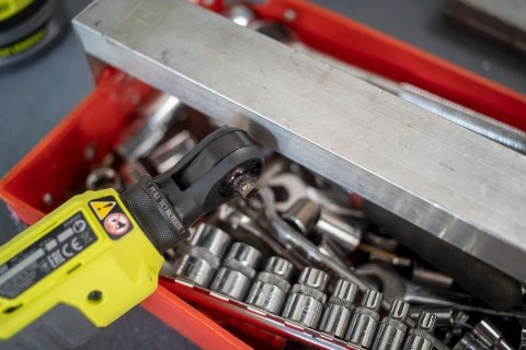 GRZECHOTKA AKUMULATOROWA KLUCZ ZAPADKOWY DO ŚRUB 1/4" 18V 60 Nm RYOBI R18RW2-0
