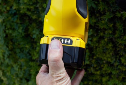 Nożyce do żywopłotu na wysiągniku teleskopowe FATMAX V20 45 cm STANLEY SFMCPH845B-XJ