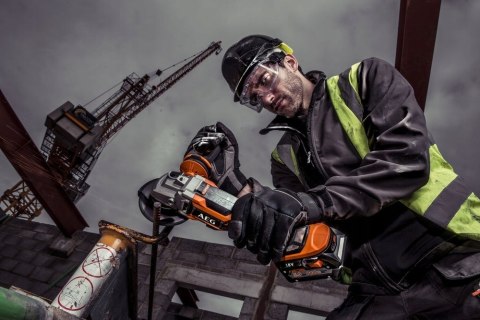 Szlifierka kątowa akumulatorowa z akumulatorem i walizką125 mm BEWS18-125BL-502C AEG
