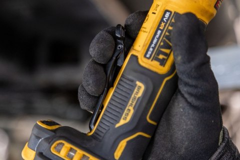 KOMPAKTOWA PRZECINARKA 1x1.7Ah 18V XR BEZSZCZOTKOWY SILNIK DCG430E2T-QW DEWALT