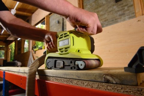 Sieciowa szlifierka taśmowa wydajny silnik o mocy 800 W możliwość regulacji RBS800 RYOBI