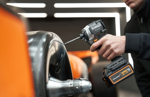 ZAKRĘTARKA UDAROWA 205Nm 18V MCLAREN F1 2 x 5AH LIMITOWANA DEWALT DCF85MP2T-QW