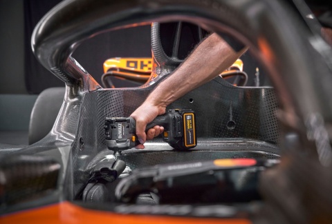 ZAKRĘTARKA UDAROWA 205Nm 18V MCLAREN F1 2 x 5AH LIMITOWANA DEWALT DCF85MP2T-QW