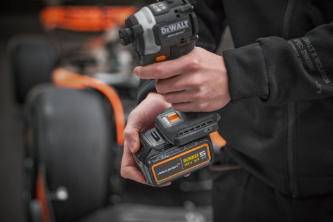 ZAKRĘTARKA UDAROWA 205Nm 18V MCLAREN F1 2 x 5AH LIMITOWANA DEWALT DCF85MP2T-QW