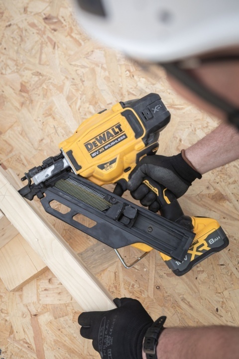 Gwoździarka akumulatorowa szkieletowa DeWALT DCN930N XJ 18V 50 do 90 mm bezszczotkowa wersja bez akumulatora i ładowarki