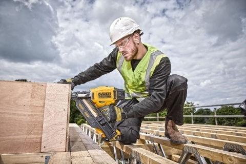 Gwoździarka akumulatorowa szkieletowa DeWALT DCN930N XJ 18V 50 do 90 mm bezszczotkowa wersja bez akumulatora i ładowarki