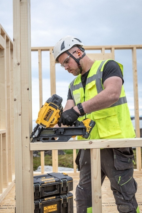 Gwoździarka akumulatorowa szkieletowa DeWALT DCN930N XJ 18V 50 do 90 mm bezszczotkowa wersja bez akumulatora i ładowarki