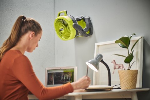 WENTYLATOR WIATRAK AKUMULATOROWY WHISPER 18V SOLO ONE + RYOBI RF18-0