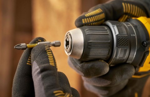 Wiertarko wkrętarka akumulatorowa 18V 65Nm 2x 2,0Ah Stanley V20 SFMCD714D2T