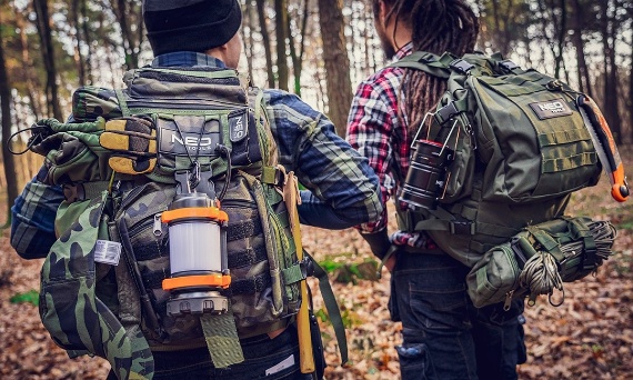 🌲 Dobry sprzęt to podstawa. Co zabrać na wyprawę survivalową?